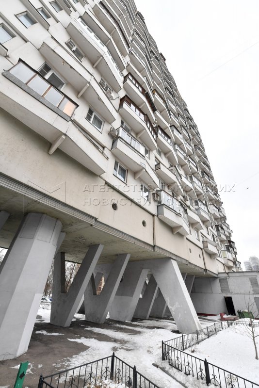 Дом на курьих ножках в Москве на ВДНХ