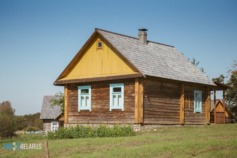 Добротный деревенский дом