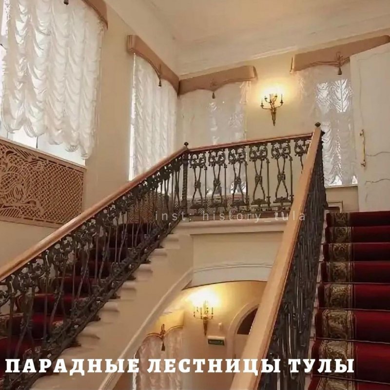 Ступени входов краеведческого музея Петрозаводск