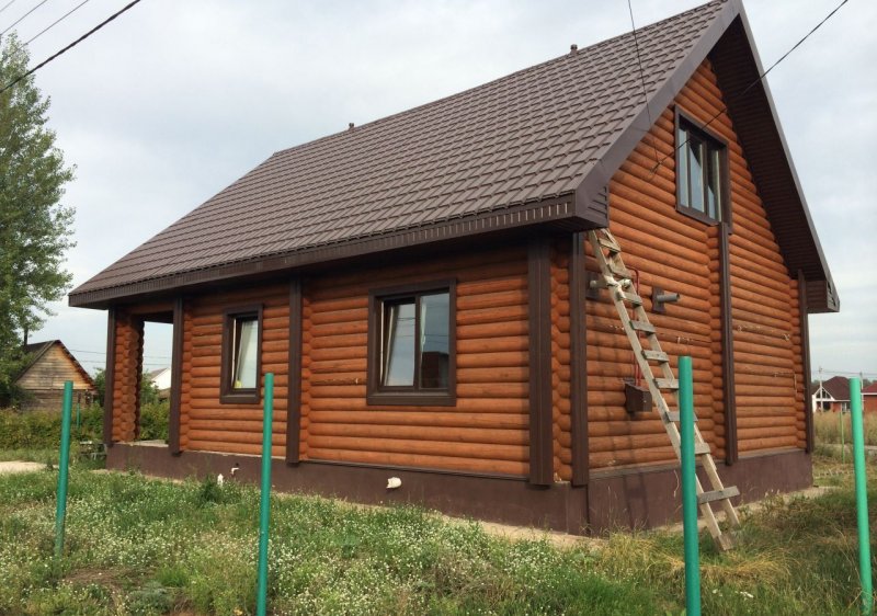 Дом из цвета сосна