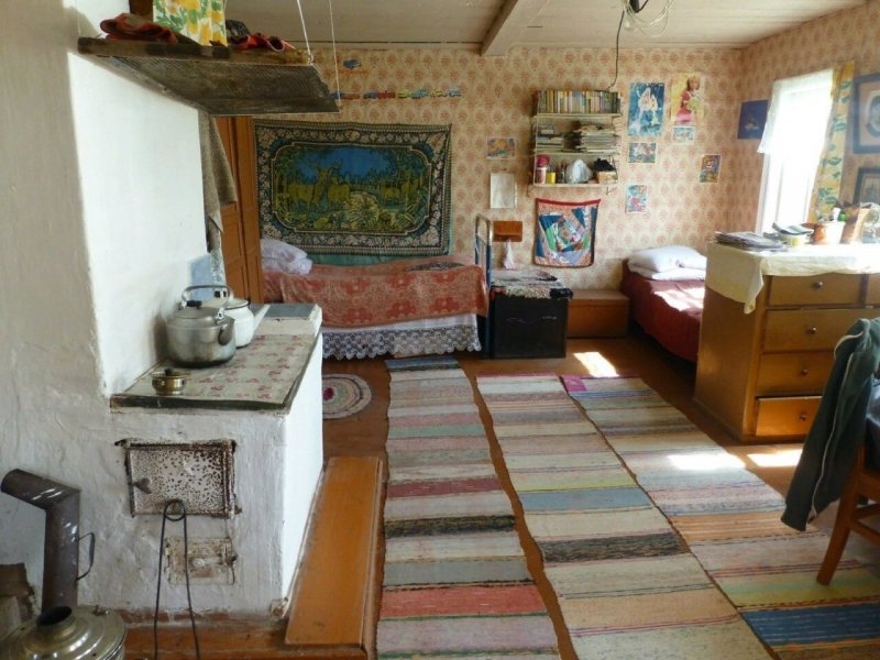 Сельский дом внутри