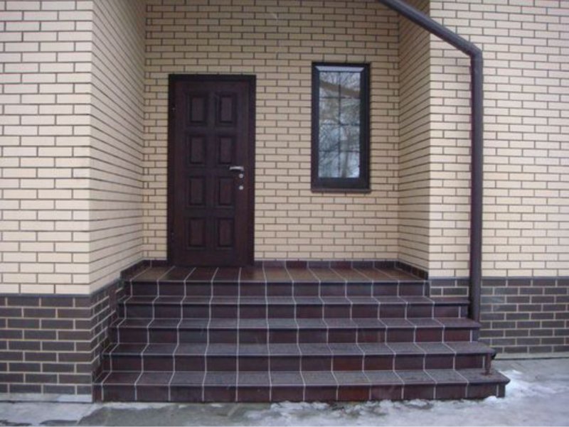 Крыльцо из плитки