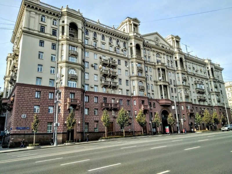 Дом МГБ Земляной вал 46