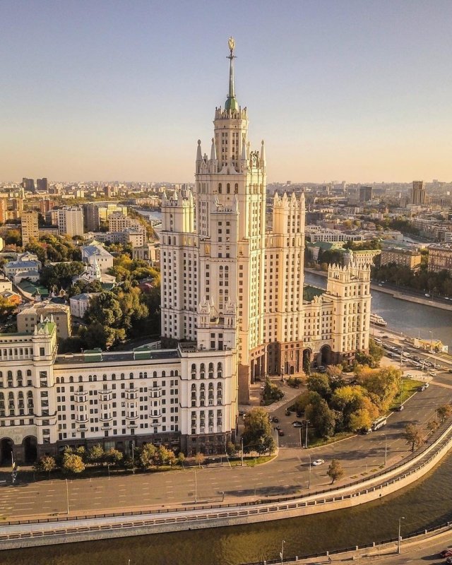 Сталинские высотки в Москве МГУ
