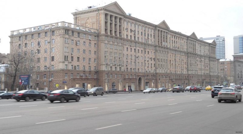 Сталинские здания в СПБ
