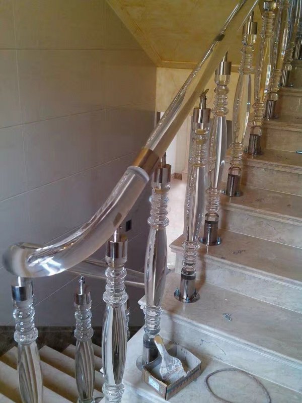 Современные балясины для лестниц