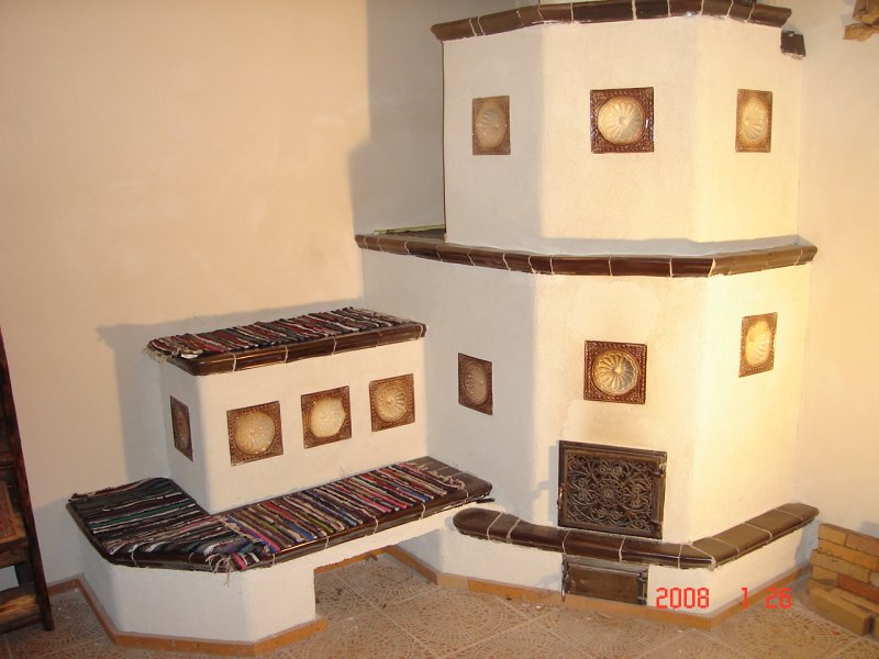 Кирпичную каминопечь с лежанкой