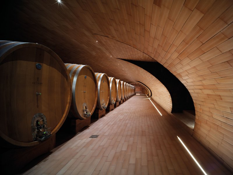 Ультра-современный винный завод «Cantina Antinori Winery» в Италии.