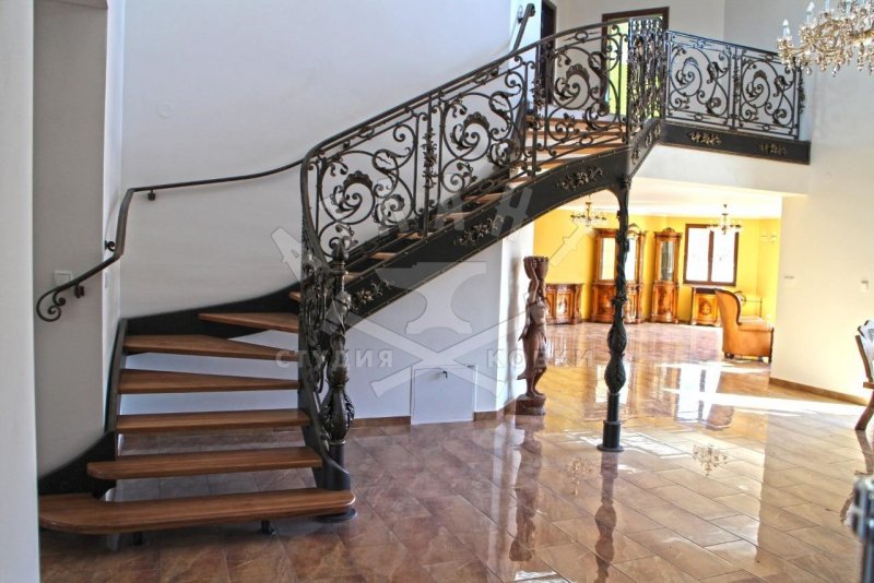 Шикарные кованые лестницы