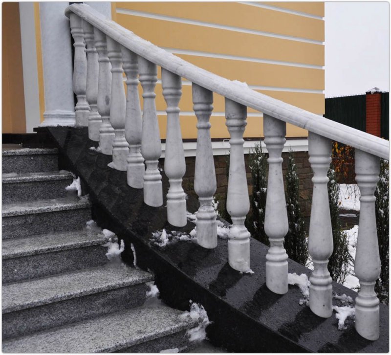 Мраморные перила