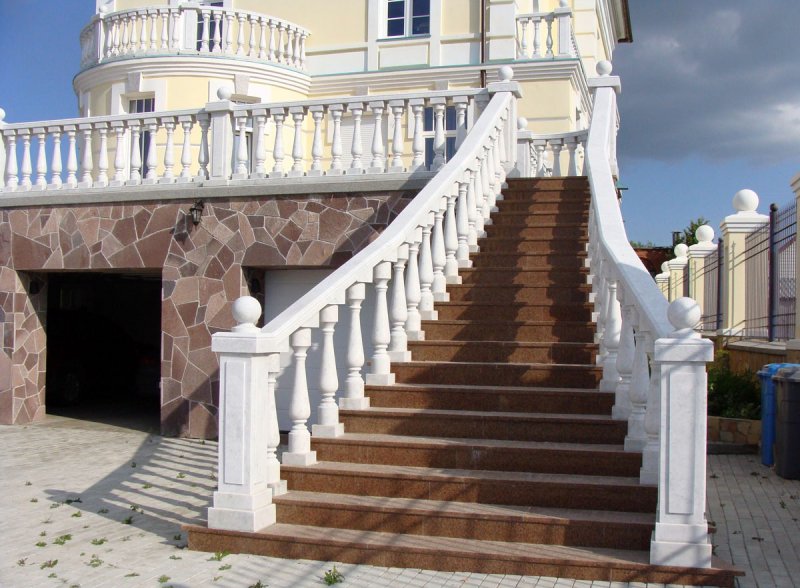 Балясины для уличных лестниц
