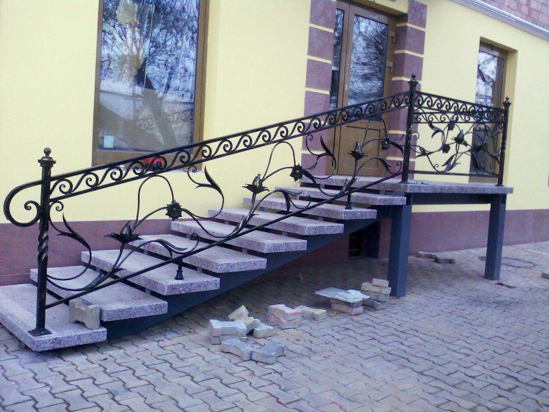 Крыльцо из металла