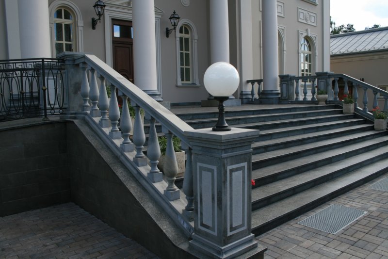 Входная группа из гранита