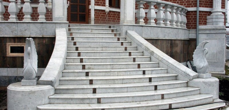 Каменные лестницы наружные