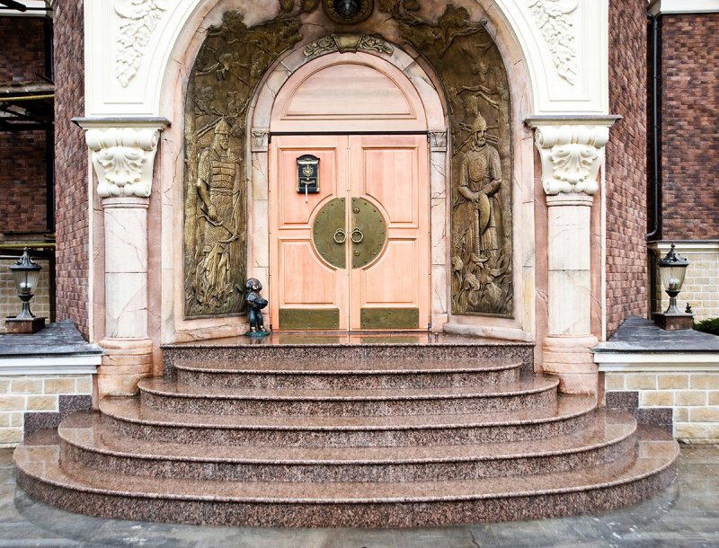Крыльцо особняка