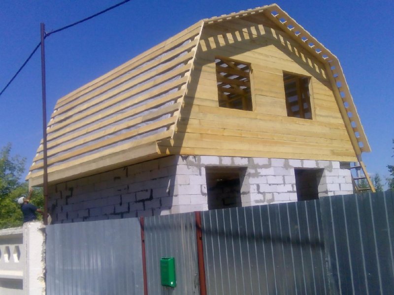Гараж с мансардной крышей