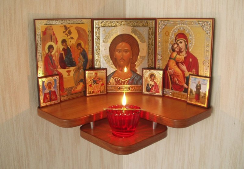 Иконный уголок в квартире