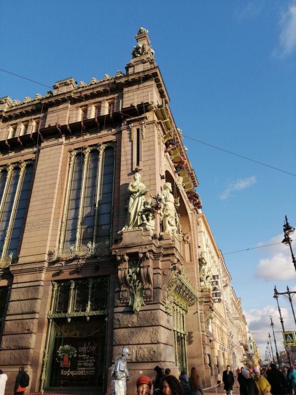 Дом Купцов Елисеевых в Санкт-Петербурге