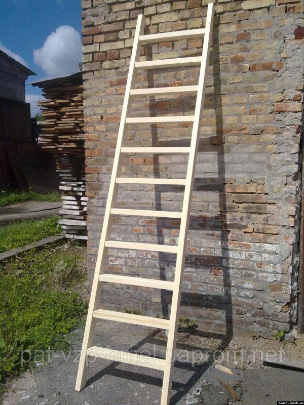 Лестница деревянная приставная