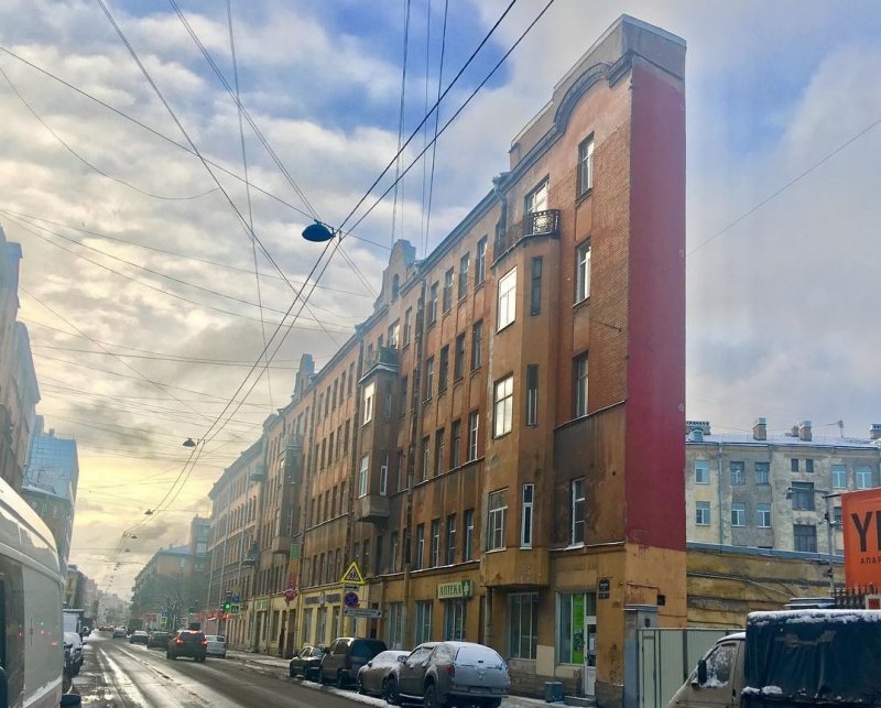 Дом стена Боровая 21