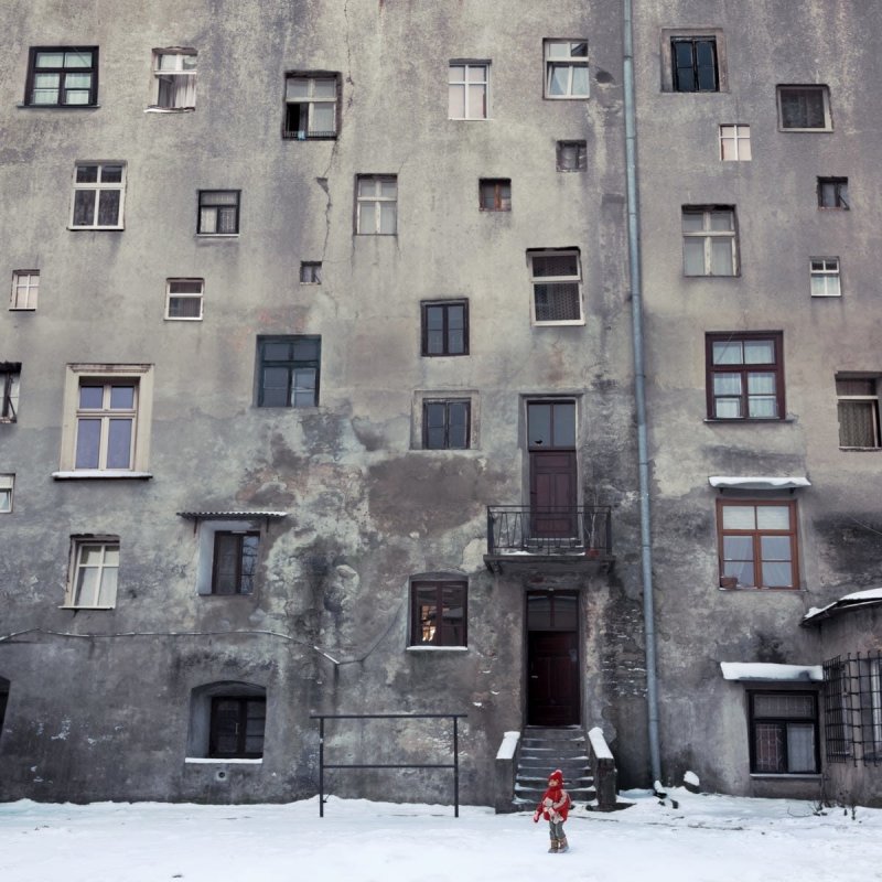 Дом с разными окнами СПБ