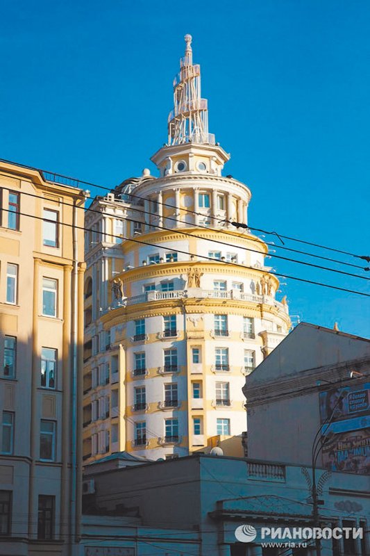 Дом Патриарх Ермолаевский переулок
