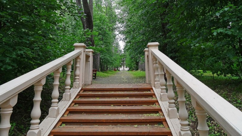 Арка с лестницей