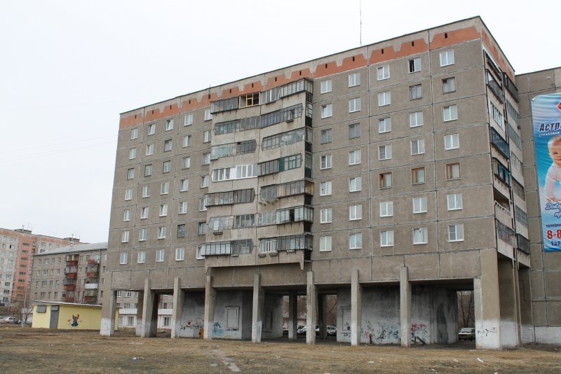 Многоэтажный дом на сваях