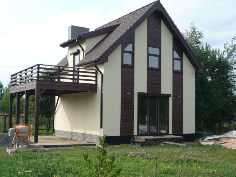Двухцветные фасады домов