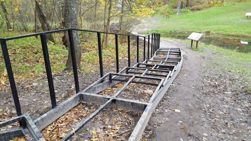 Лестница на винтовых сваях