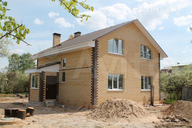 Дом из кирпича стройка