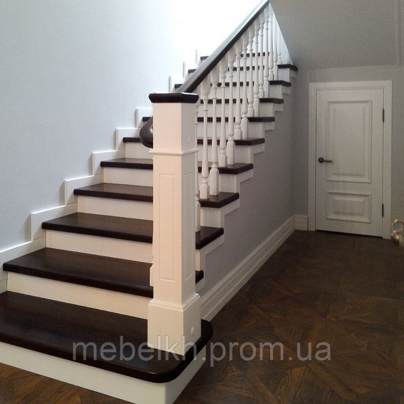Лестница межэтажная двухмаршевая
