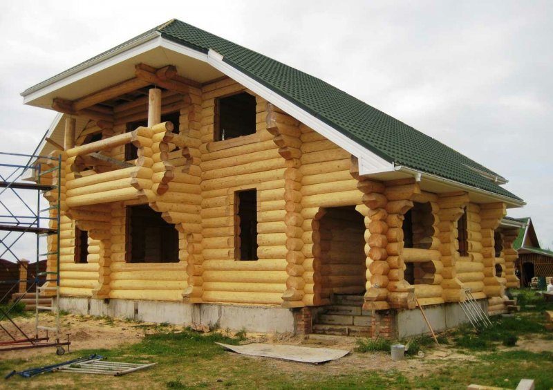 Рубленный бревенчатый дом