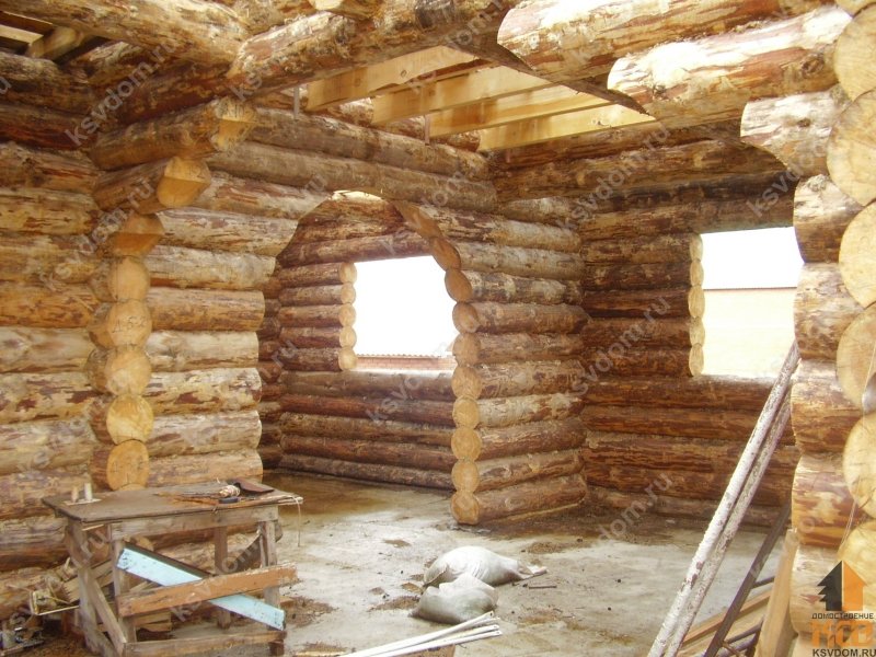 Баня из тесанного бревна