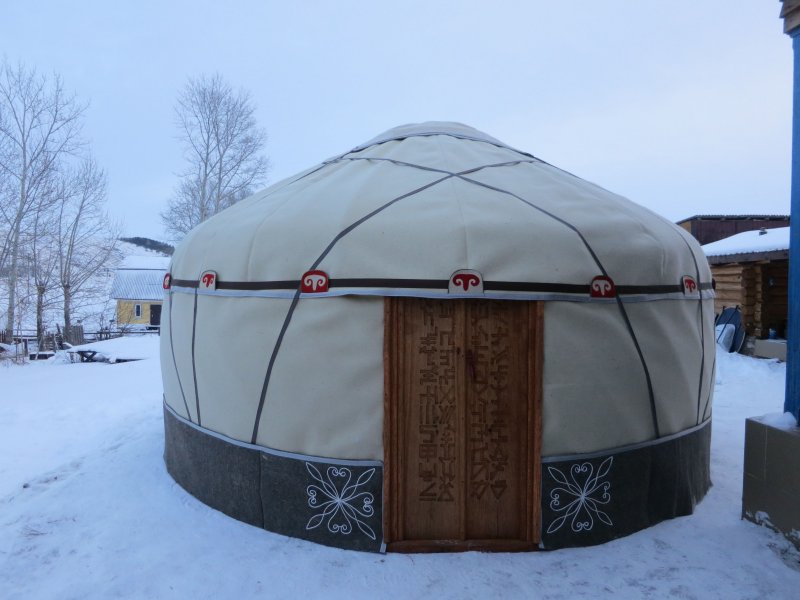 Калмыцкая Кибитка в степи