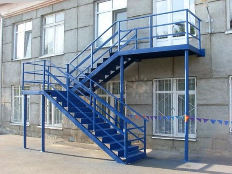Наружные эвакуационные лестницы п2