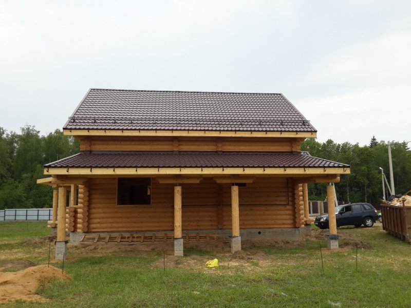 Пристройка из оцилиндрованного бревна