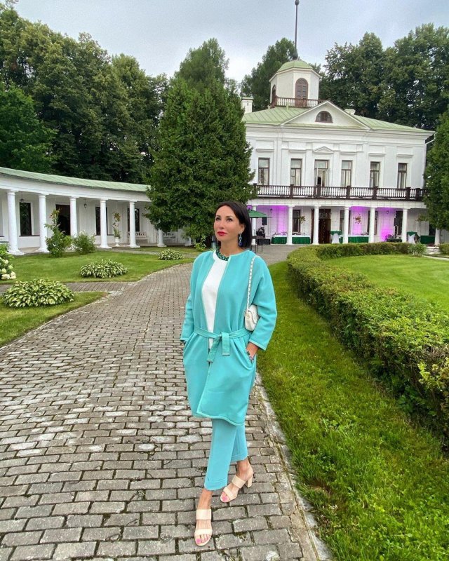 Алика Смехова в ночнушке