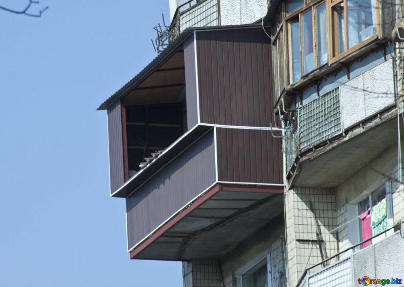 Увеличить балкон