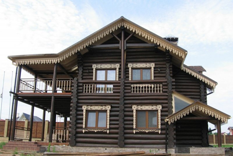 Фасад деревянного дома
