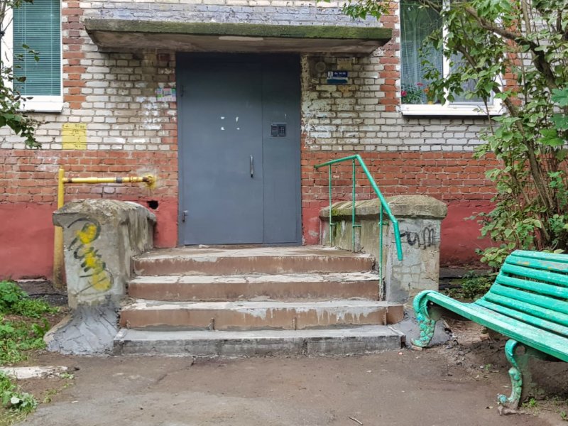 Крыльцо русский многоквартирный дом