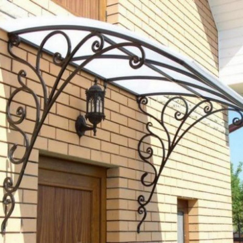 Кованые крылечки с козырьком