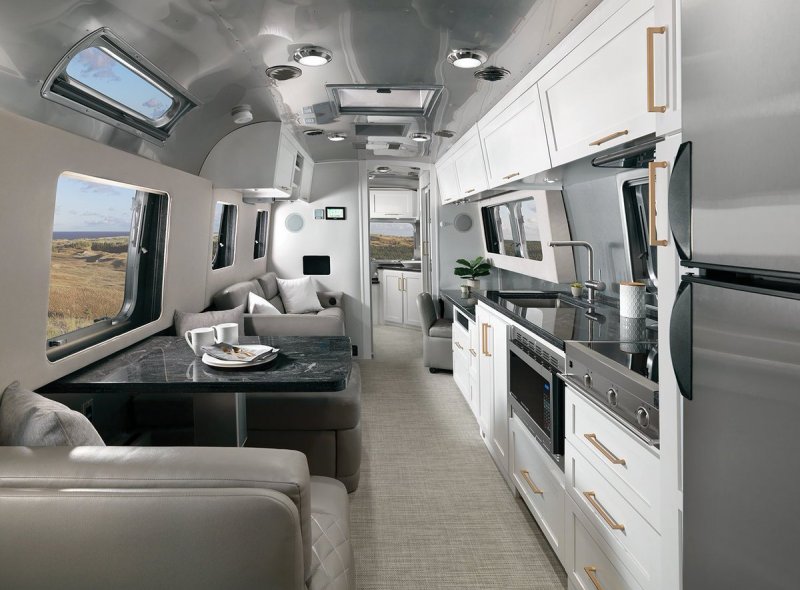 Автодом Airstream