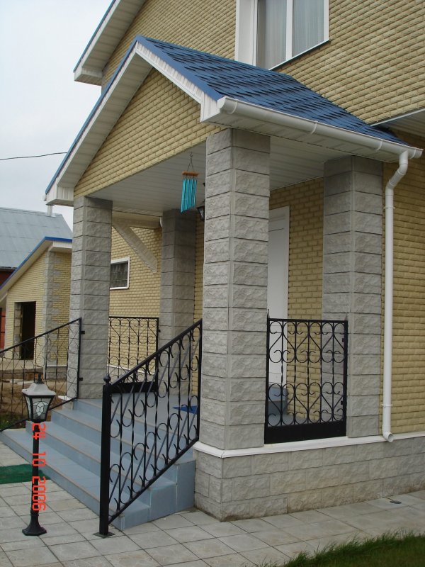 Фасад крыльца