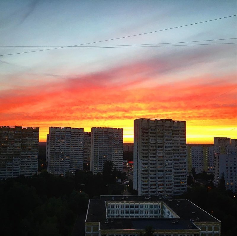 Закат многоэтажки