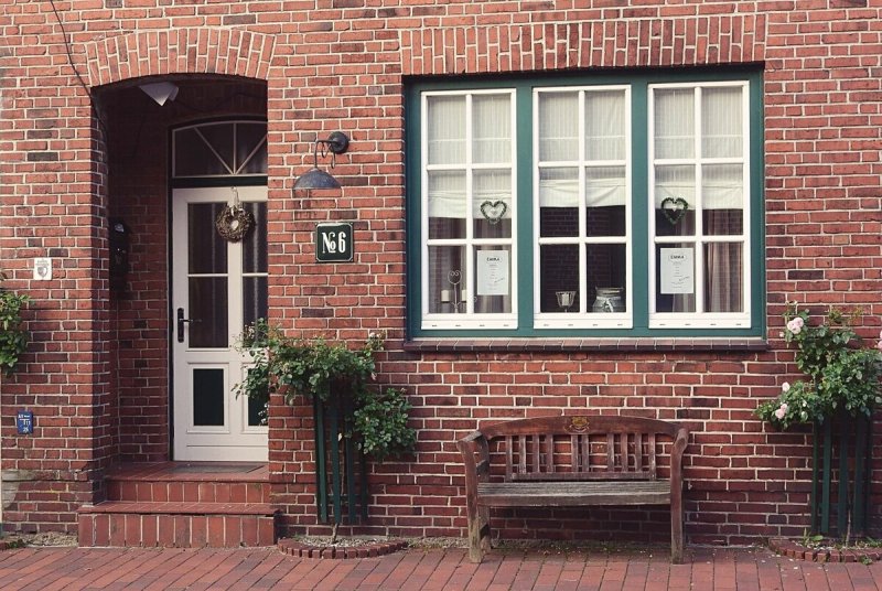 "Speckled Brick House Эстония"