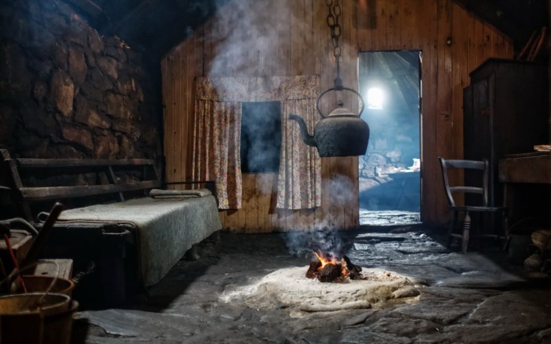 Костер дома