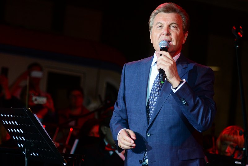 Лев Лещенко