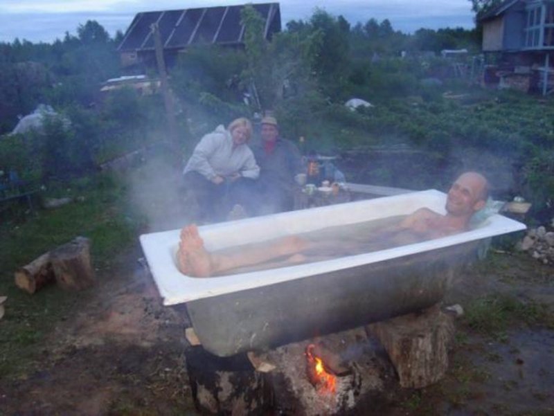 Ванна на даче прикол