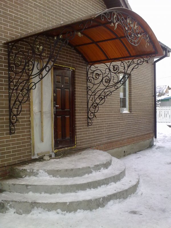 Козырек на крыльцо